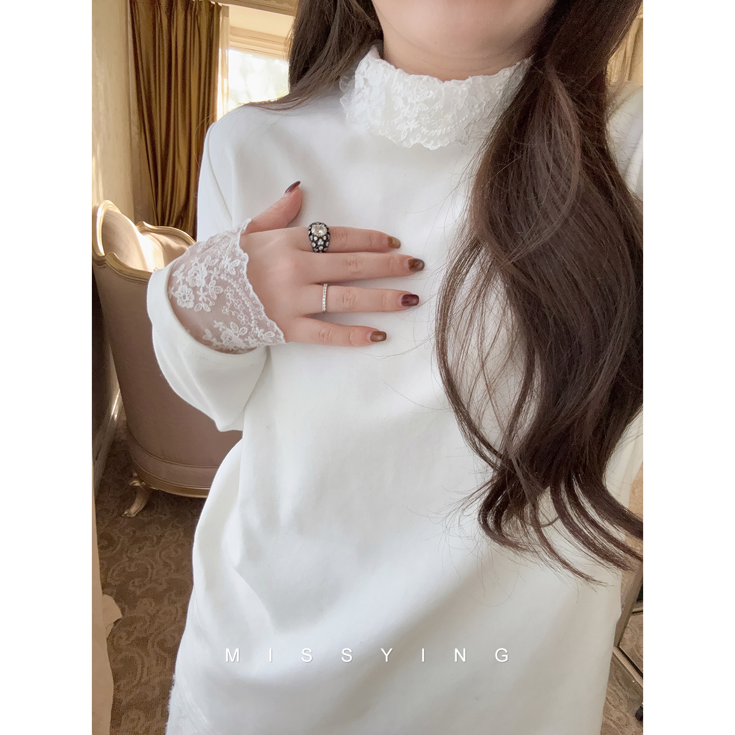 应小姐【叠搭伴侣】微胖大码秋款显瘦时尚气质百搭长袖蕾丝打底衫