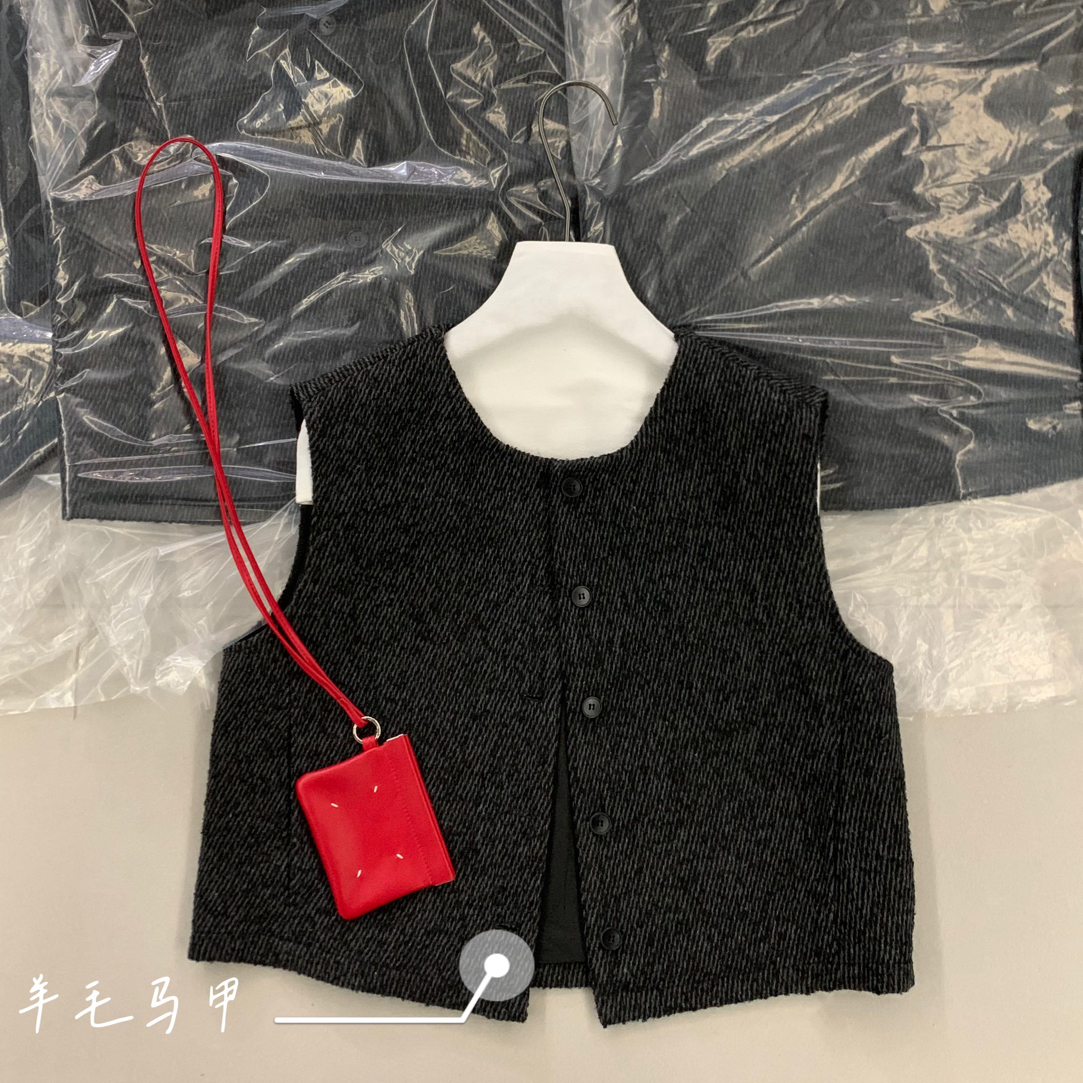 圆领羊毛马甲M81676