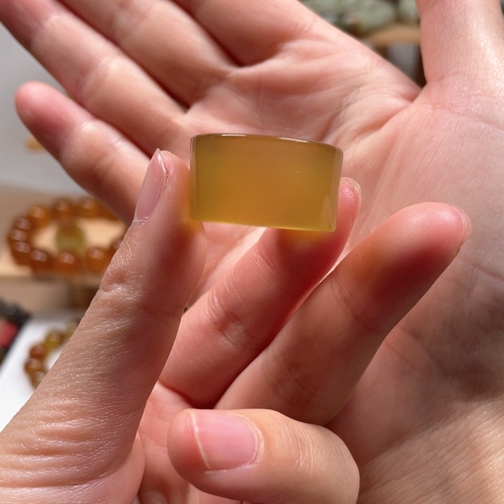 未镶嵌蛇纹石玉戒指