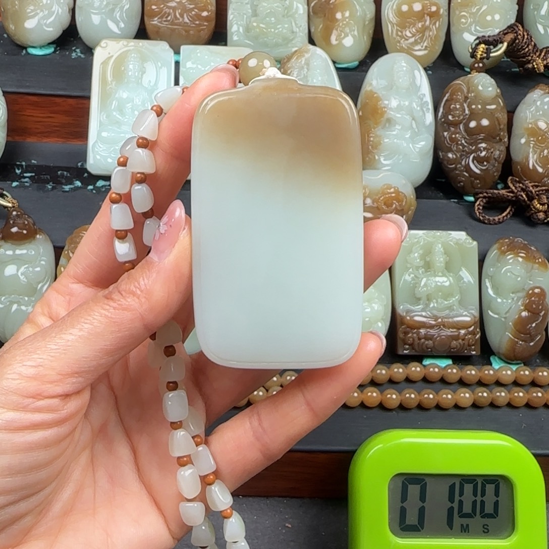 用***8和田玉未镶嵌挂件