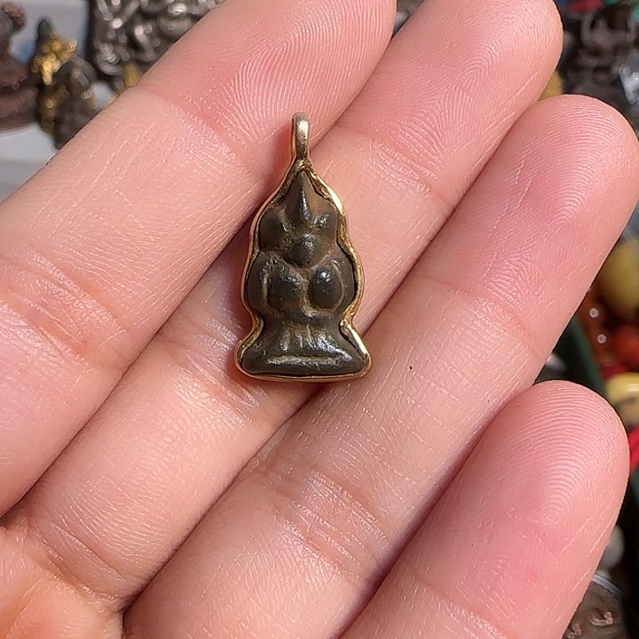 东***澈磨尼宝拍………………………………