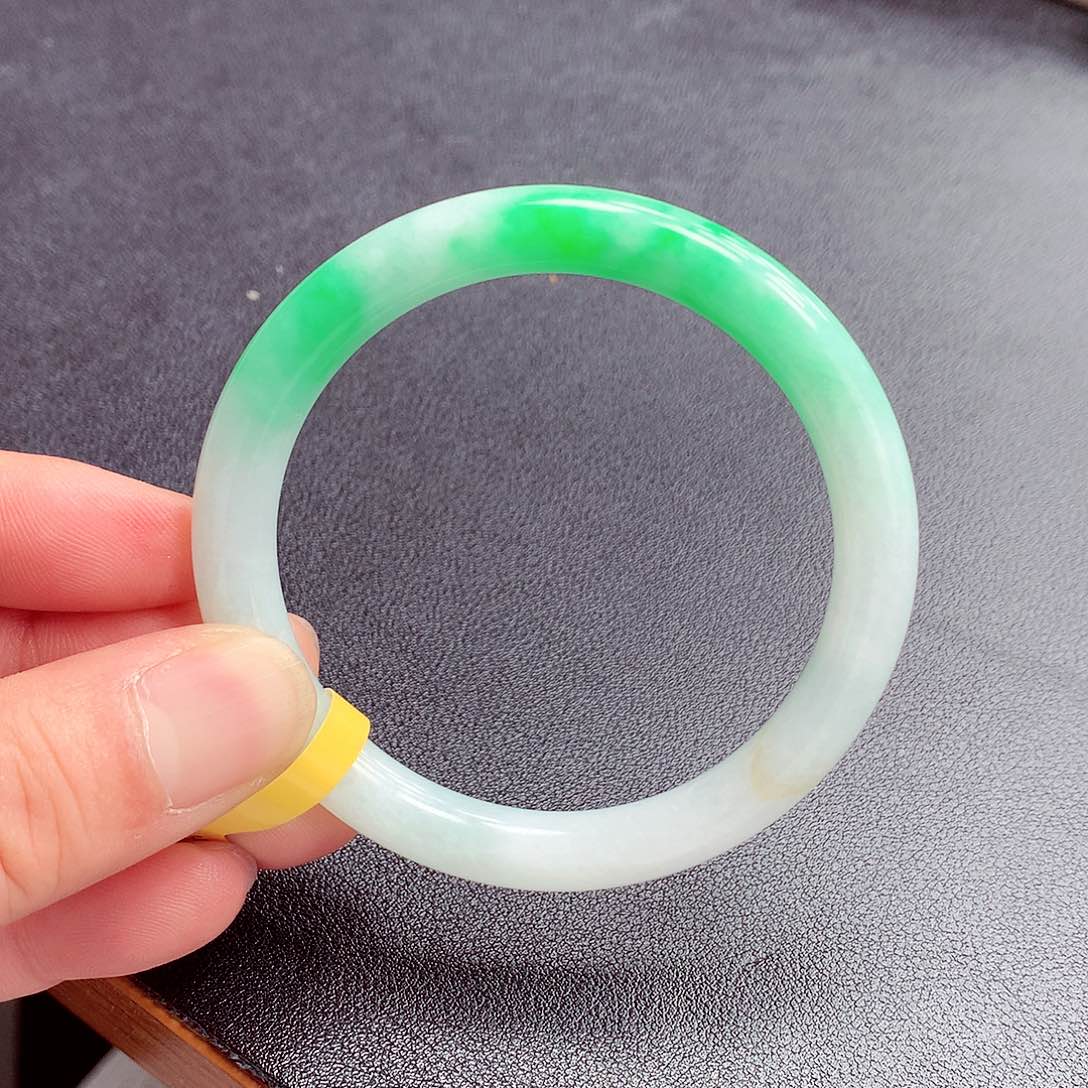 翡翠未镶嵌手镯缅甸翡翠