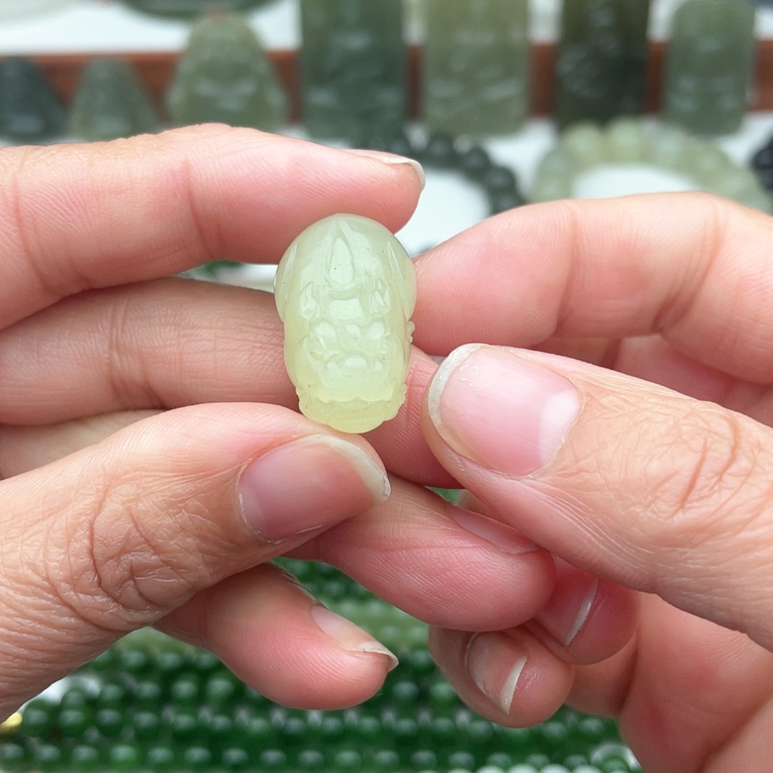 和田玉颈饰未镶嵌