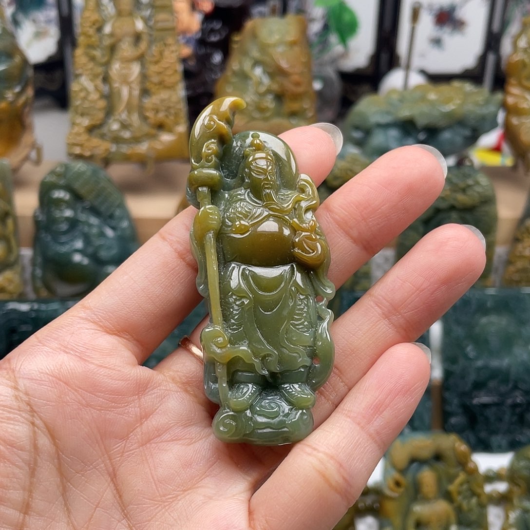 翡翠未镶嵌颈饰天然翡翠a货关公