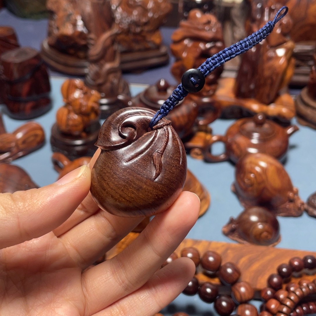 黄花梨/降香黄檀把件