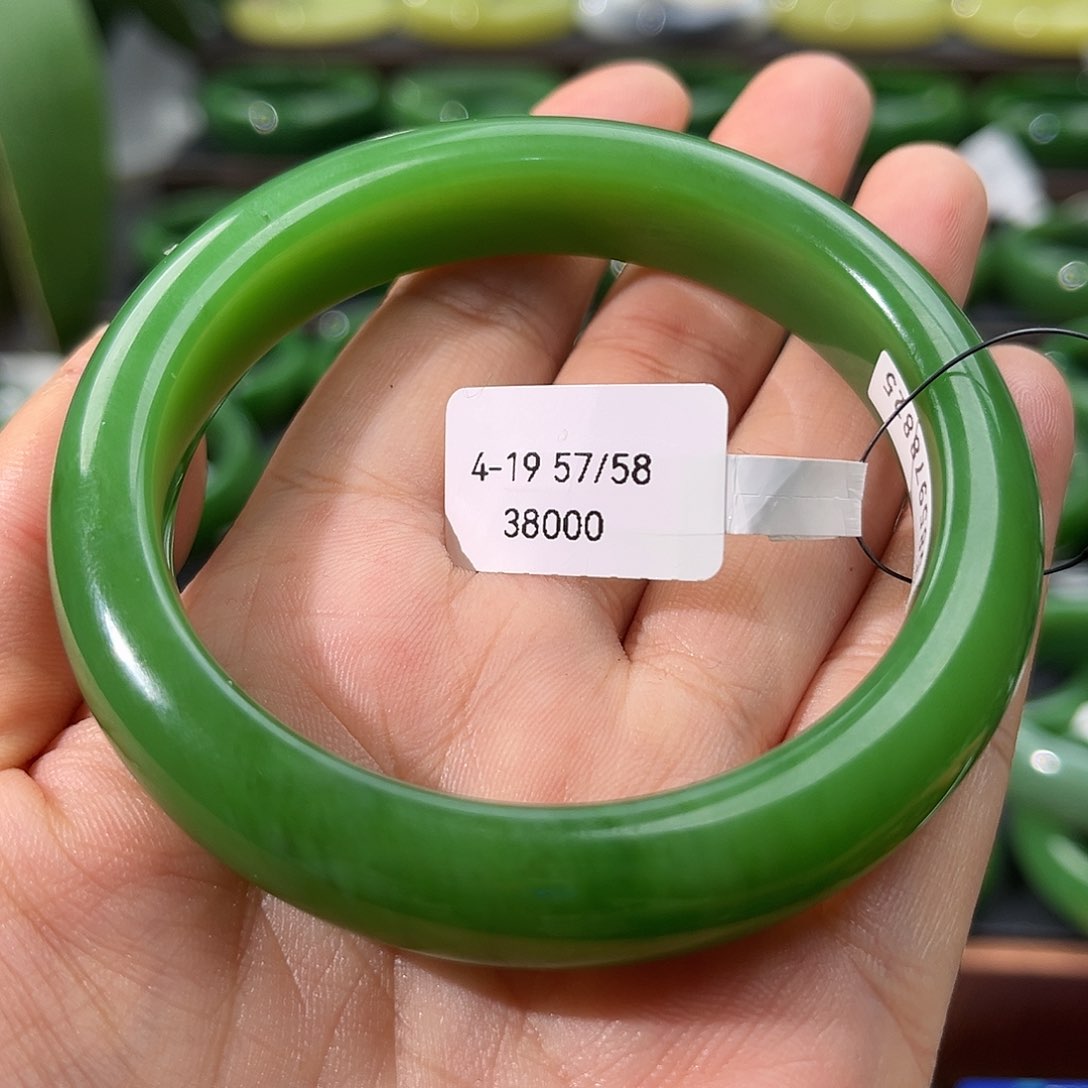 和田玉（碧玉）未镶嵌手镯