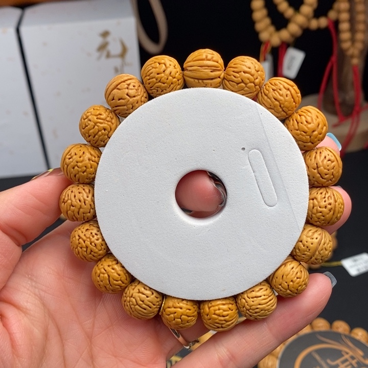 手串桃核荔枝13.5A（尺寸误差0.5之间）