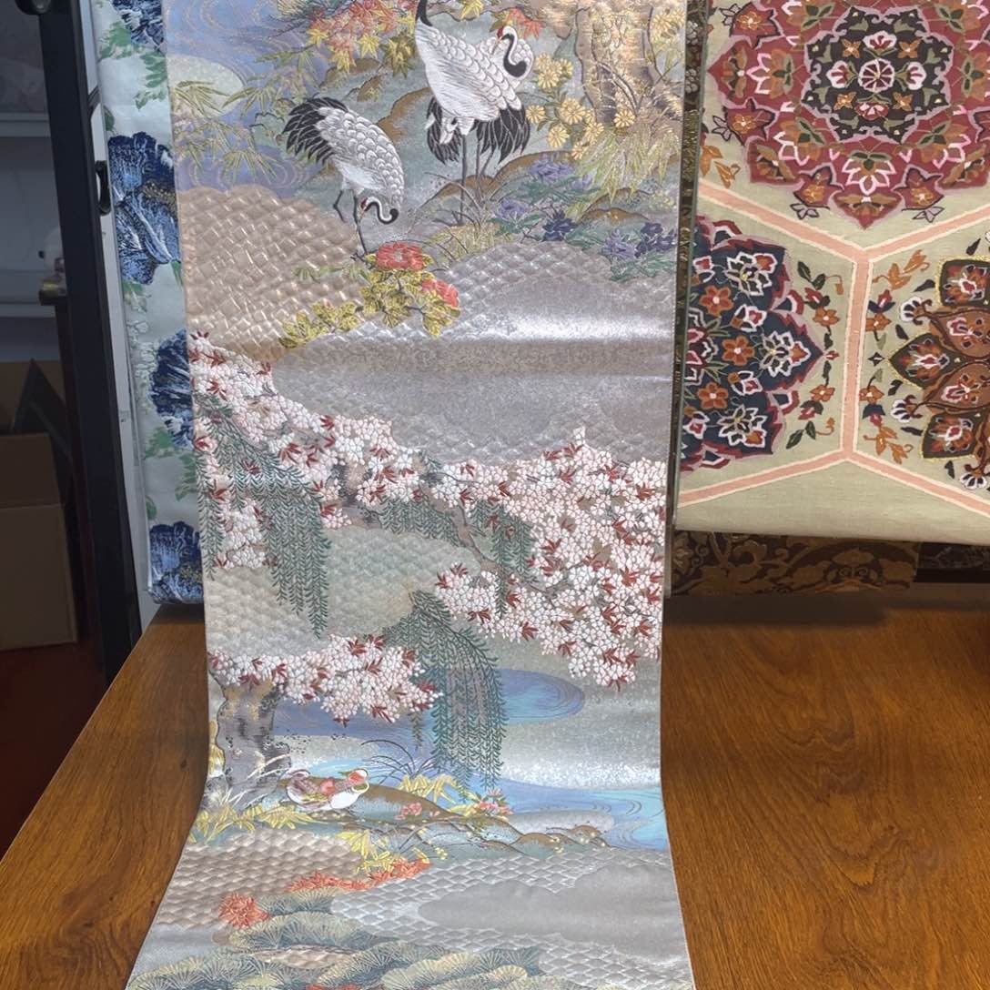 织绣仙鹤垂柳鸳鸯纹