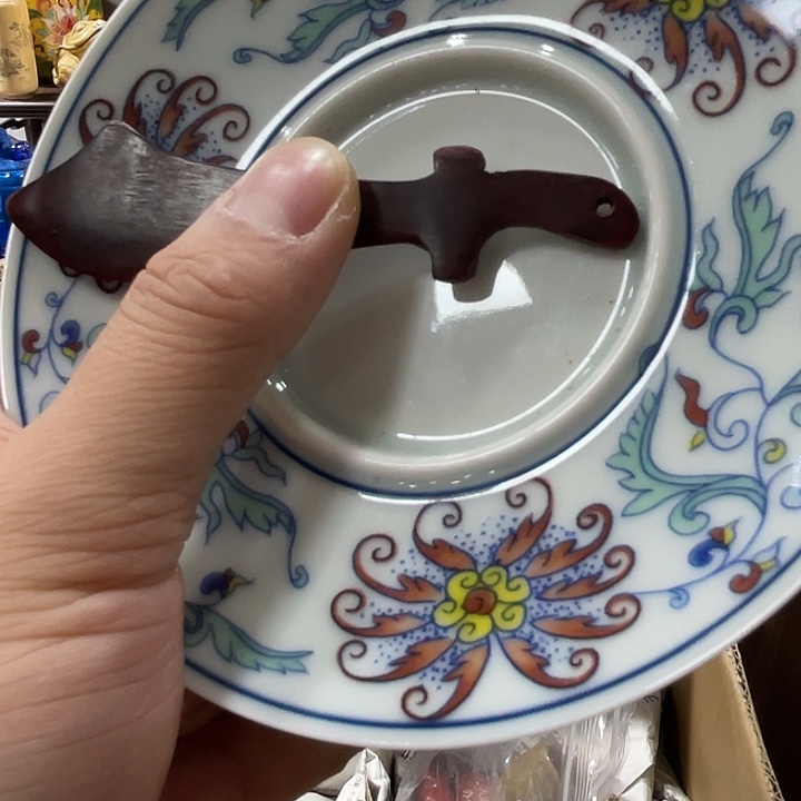 瓷片精致雕刻工艺品
