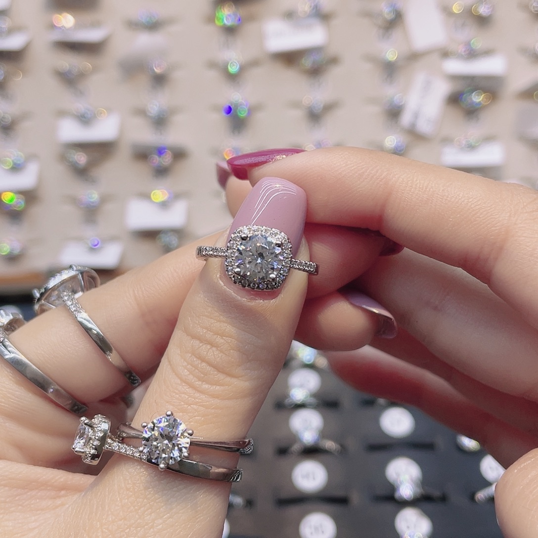 莫桑石非金属圈11。小方糖一克拉