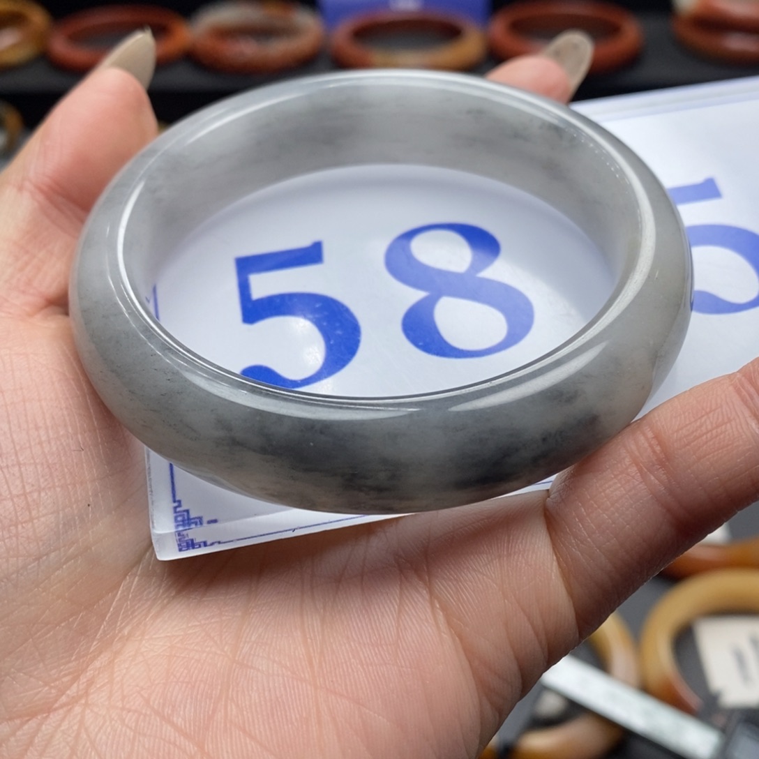 石英质玉（黄龙玉）手镯未镶嵌