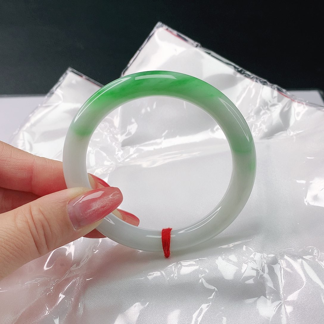 翡翠手镯未镶嵌翡翠059