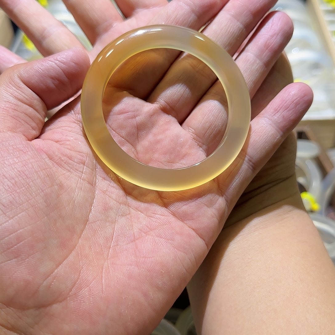 玛瑙/玉髓手镯未镶嵌走*路特价不退换