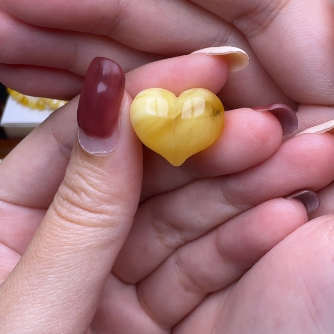 琥珀未镶嵌裸石13号