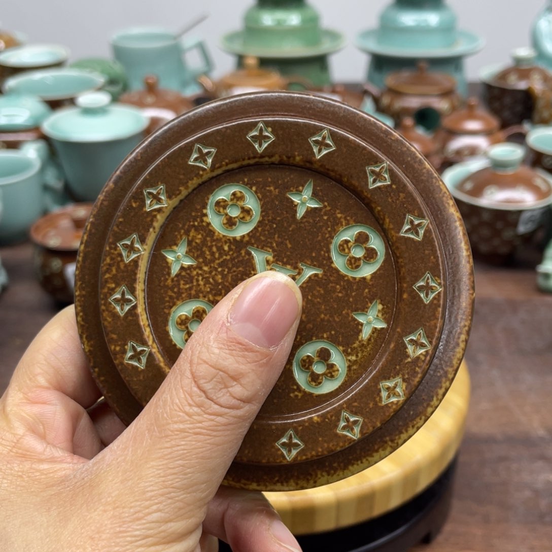 特价福利（VV）手捧杯盖