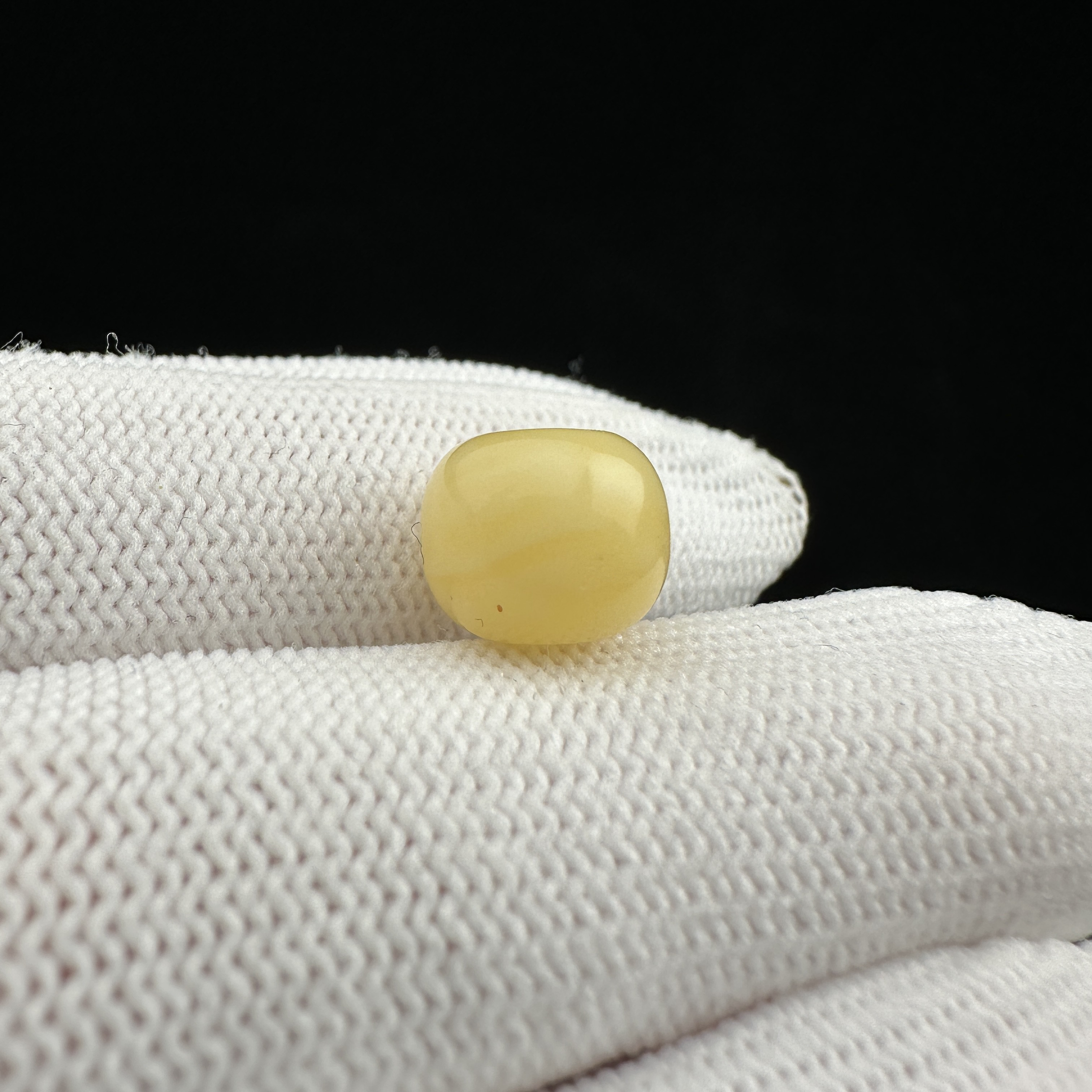 D6286天然蜜蜡 瑕疵特价墩子 10.2*8.4mm支持复检 假一罚四