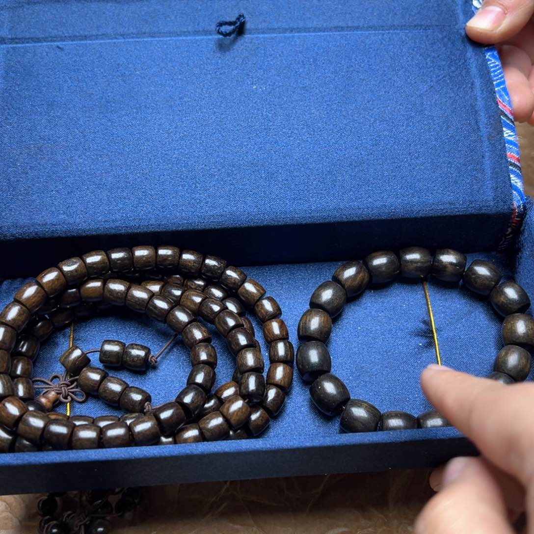 大叶紫檀（黑酸枝木类）