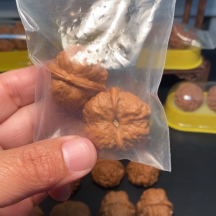 E****文玩核桃吊坠35尺，蛤蟆头