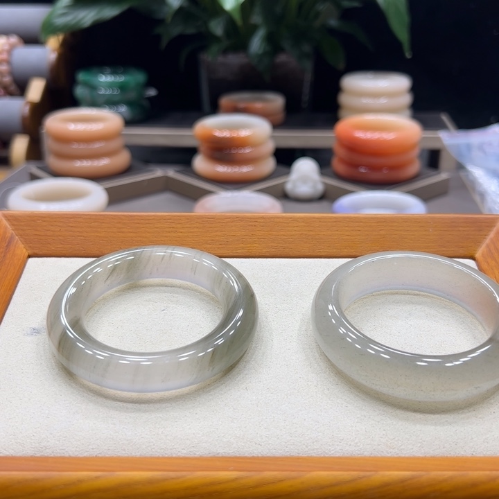 藁***鱼石英质玉（非洲翠）手镯未镶嵌