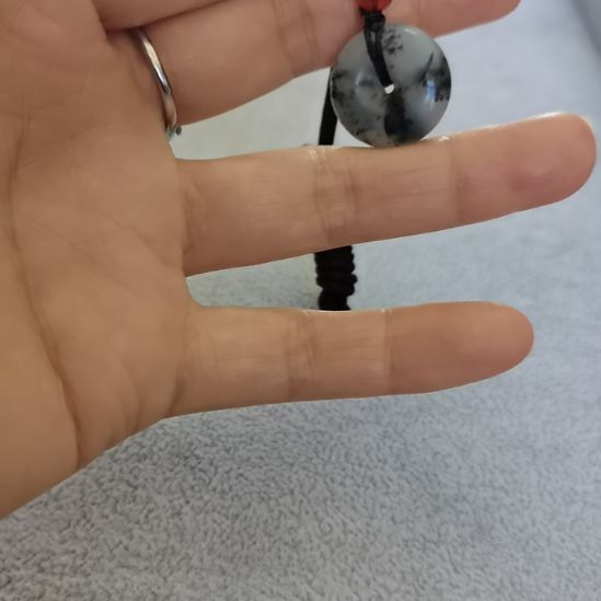 未镶嵌蛇纹石玉吊坠