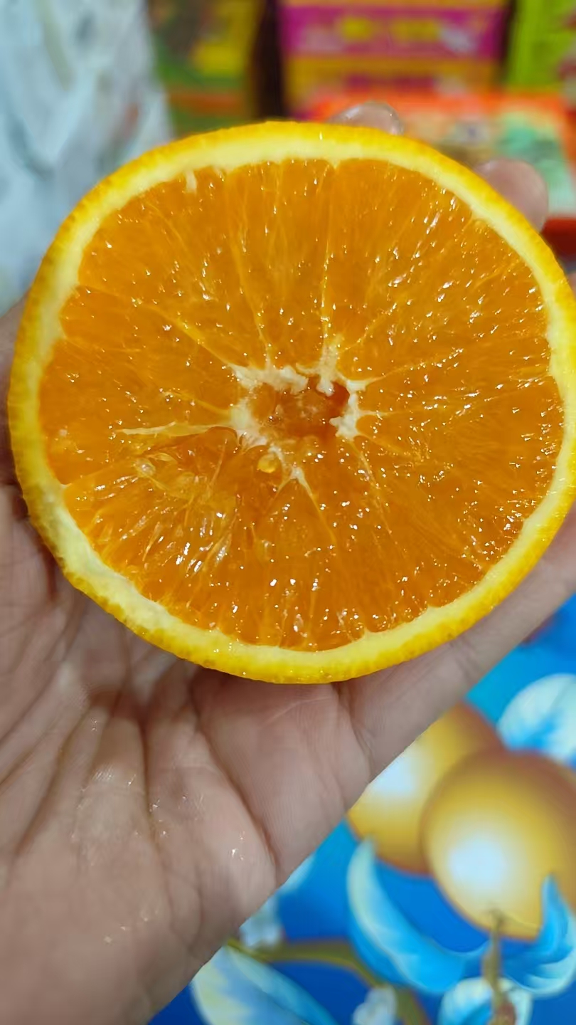 橙子。李小橙，超甜超嫩皮薄无丝橙子，
