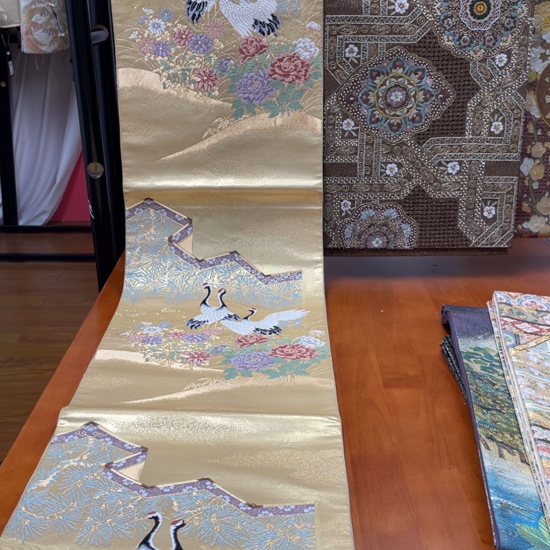 织绣屏风纹仙鹤纹