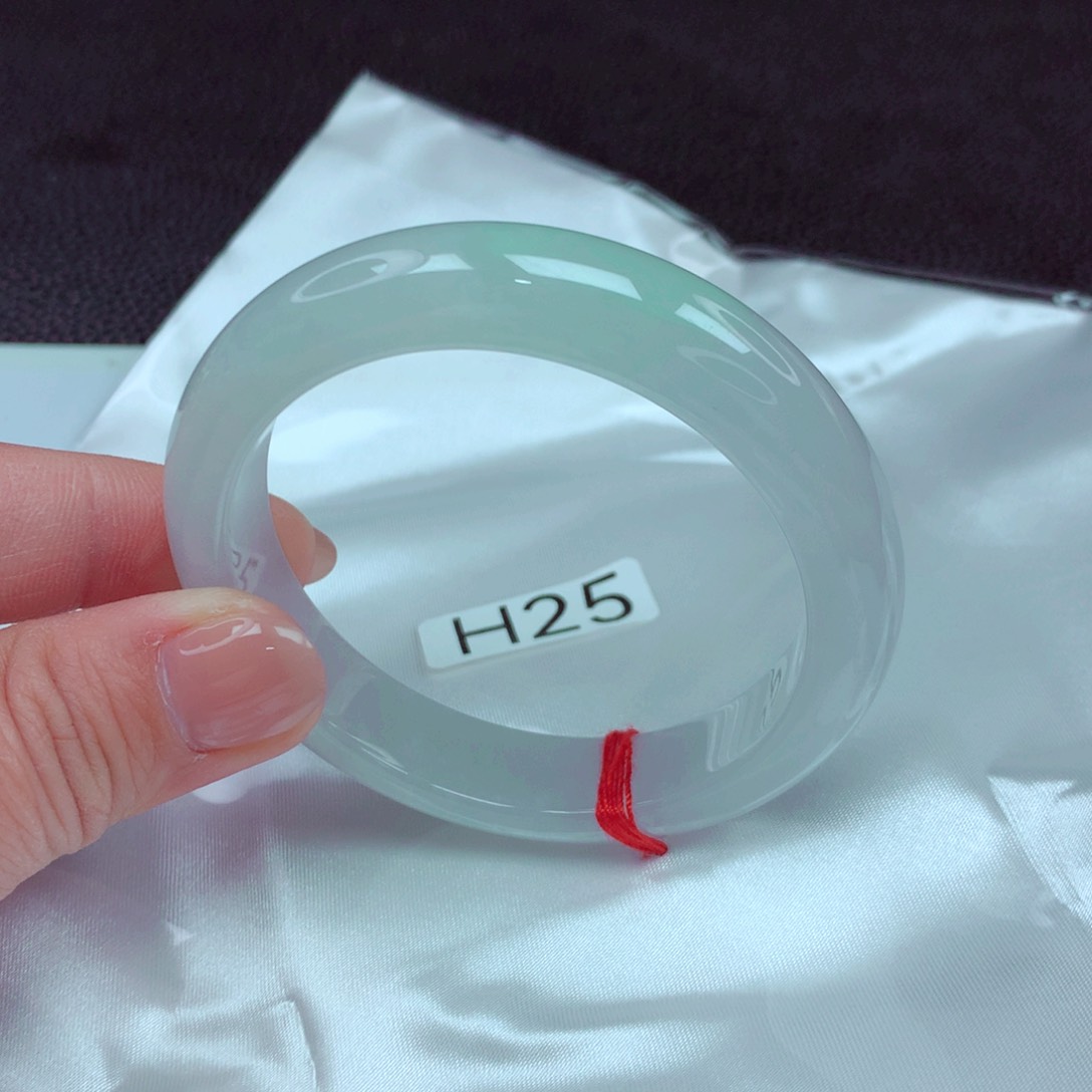 翡翠手镯未镶嵌手镯88