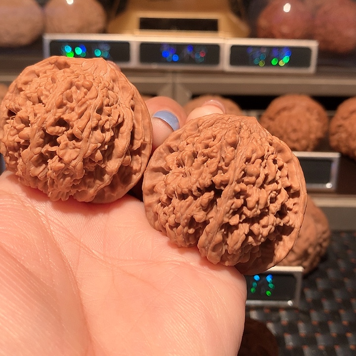 万***盘文玩核桃把件满天星