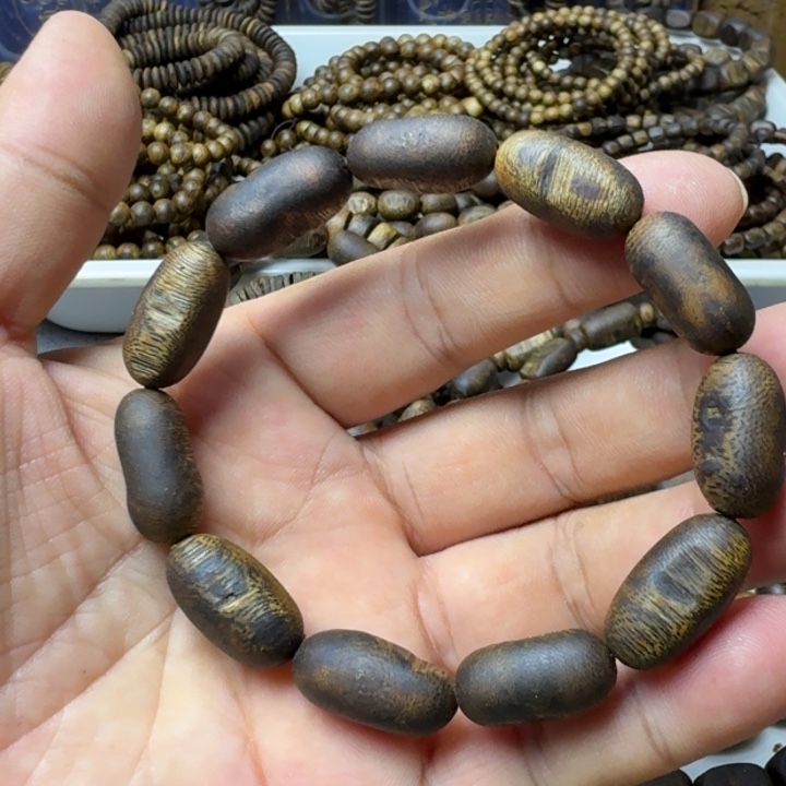 沉香手串张勺子手串10克