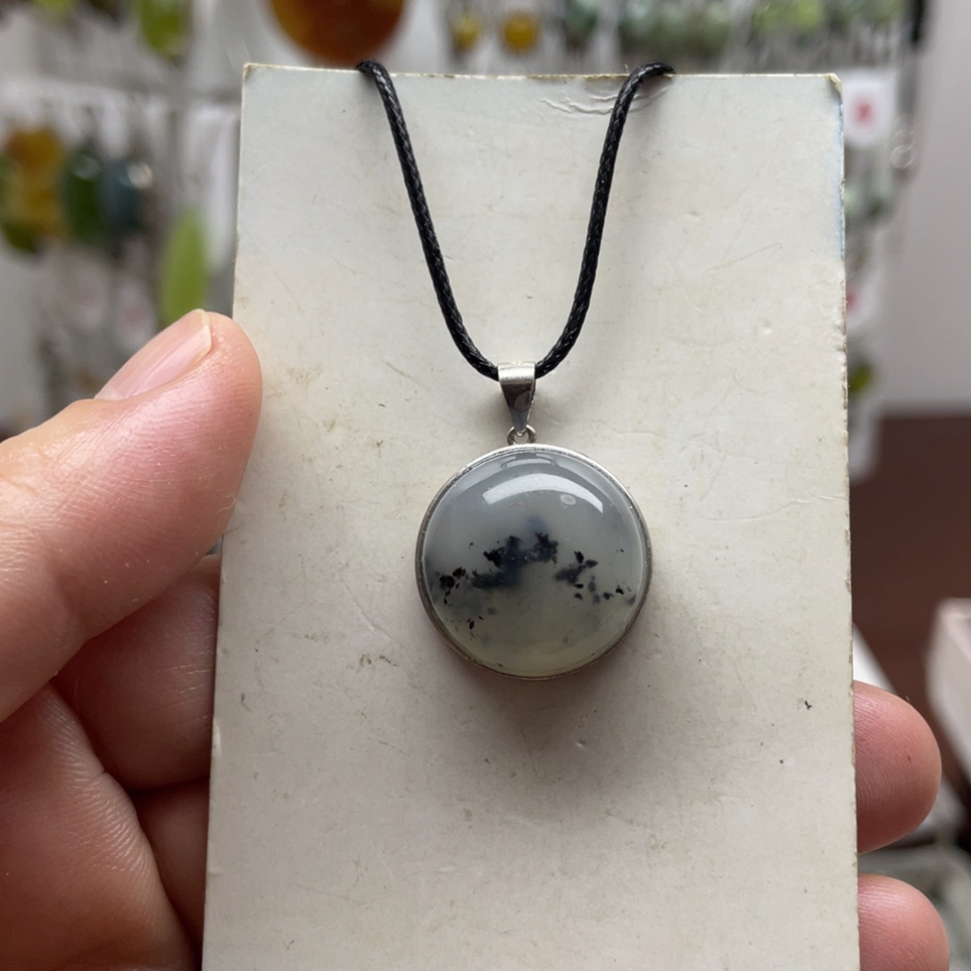 吉***意蛇纹石玉未镶嵌吊坠