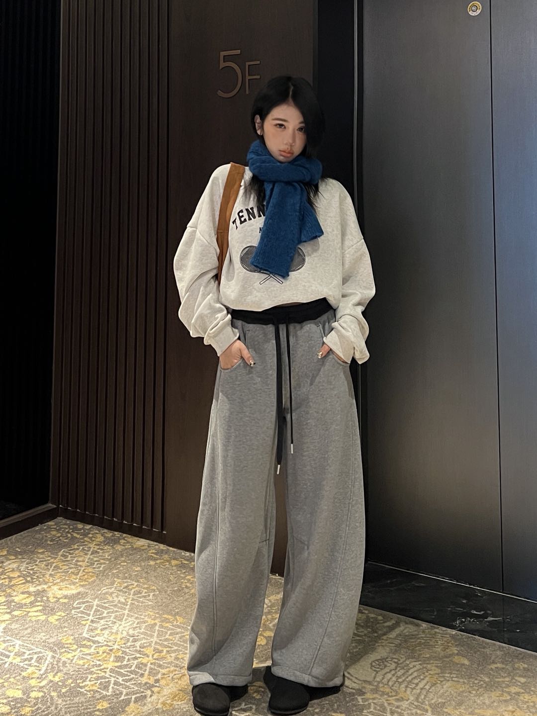 0353【冬季新款】腰头撞色立体拼接显瘦宽松百搭弯刀裤（8817）