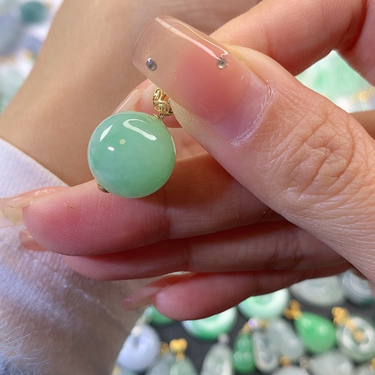 【闪购商品】翡翠吊坠(赠链)18K金镶嵌