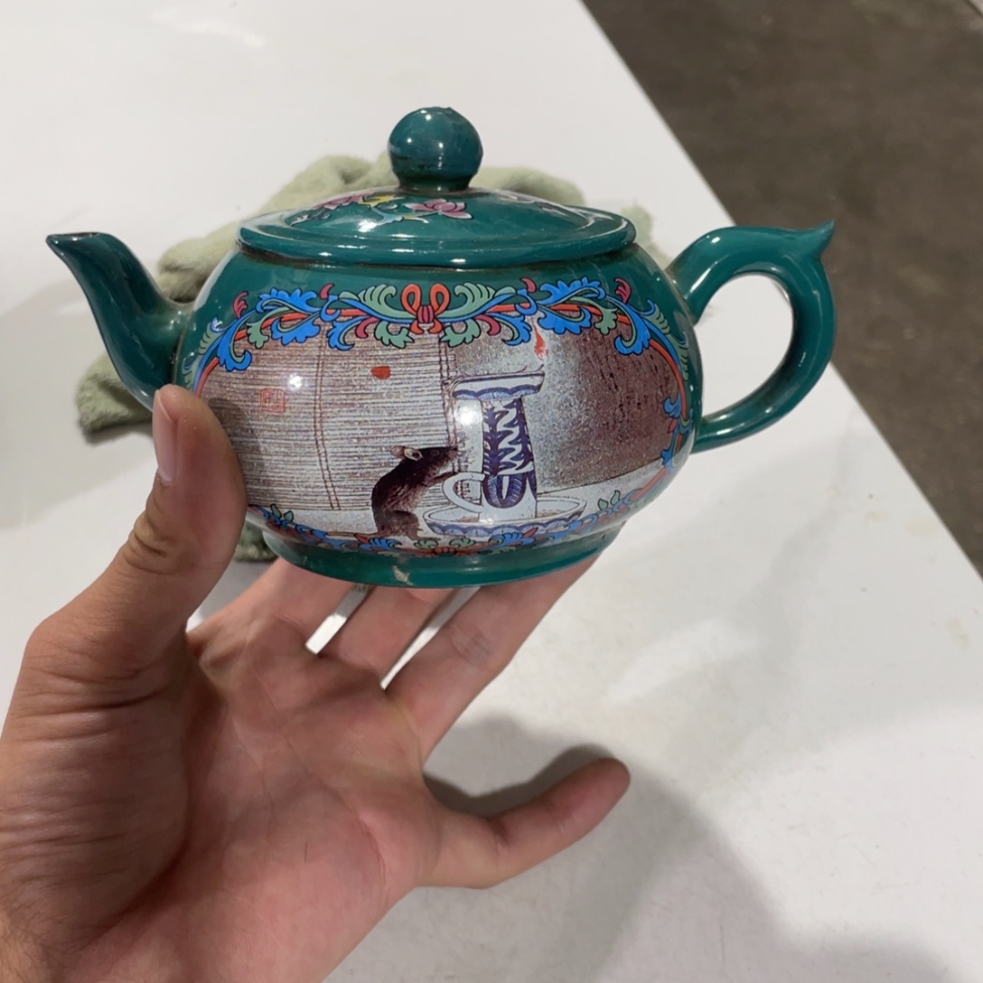 紫砂茶壶老厂紫砂壶一件。