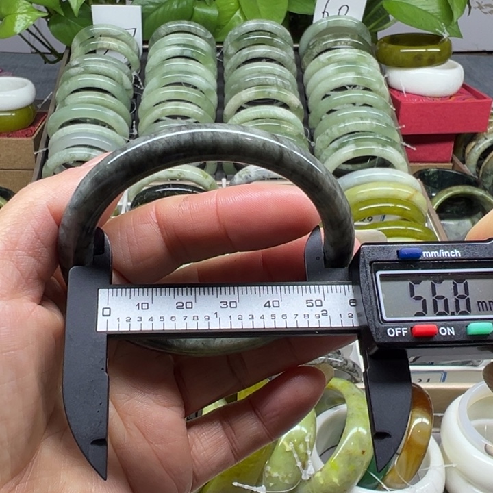 蛇纹石玉未镶嵌手镯31