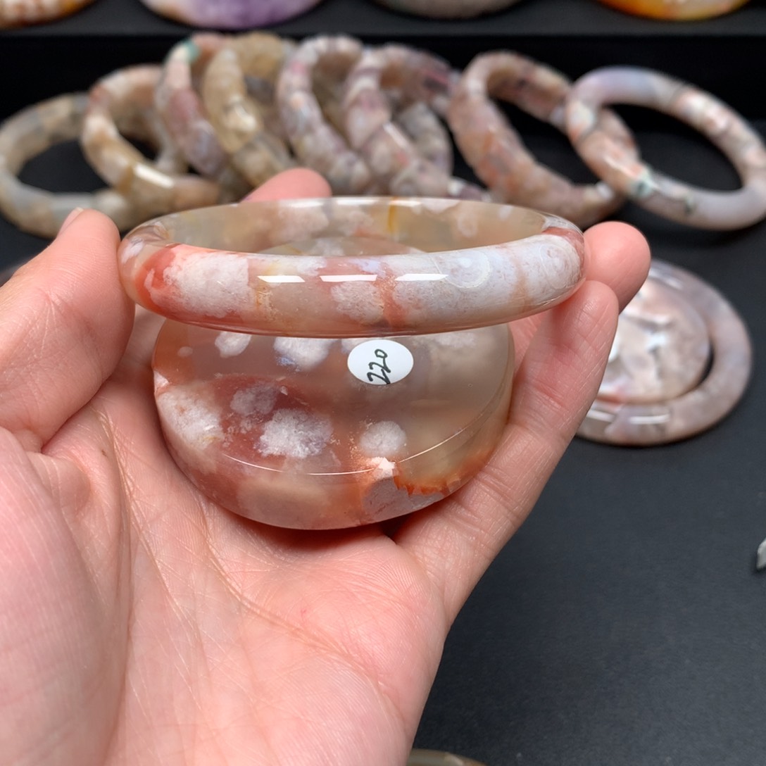 石英质玉手镯未镶嵌等*