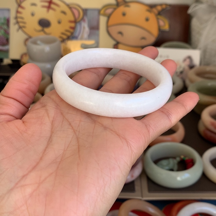 核***2石英质玉（非洲翠）未镶嵌手镯