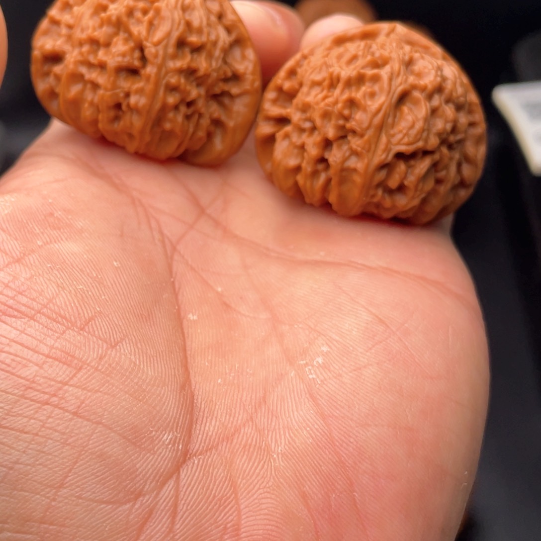 文玩核桃吊坠n****k43糖三角