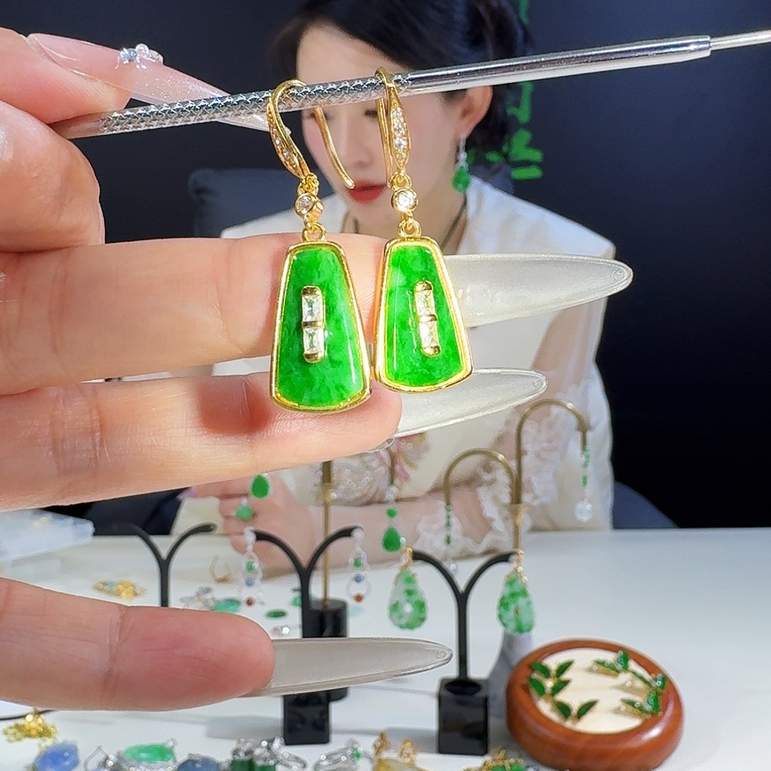 翡翠银S925镶嵌耳饰S925银镶嵌 一大一小