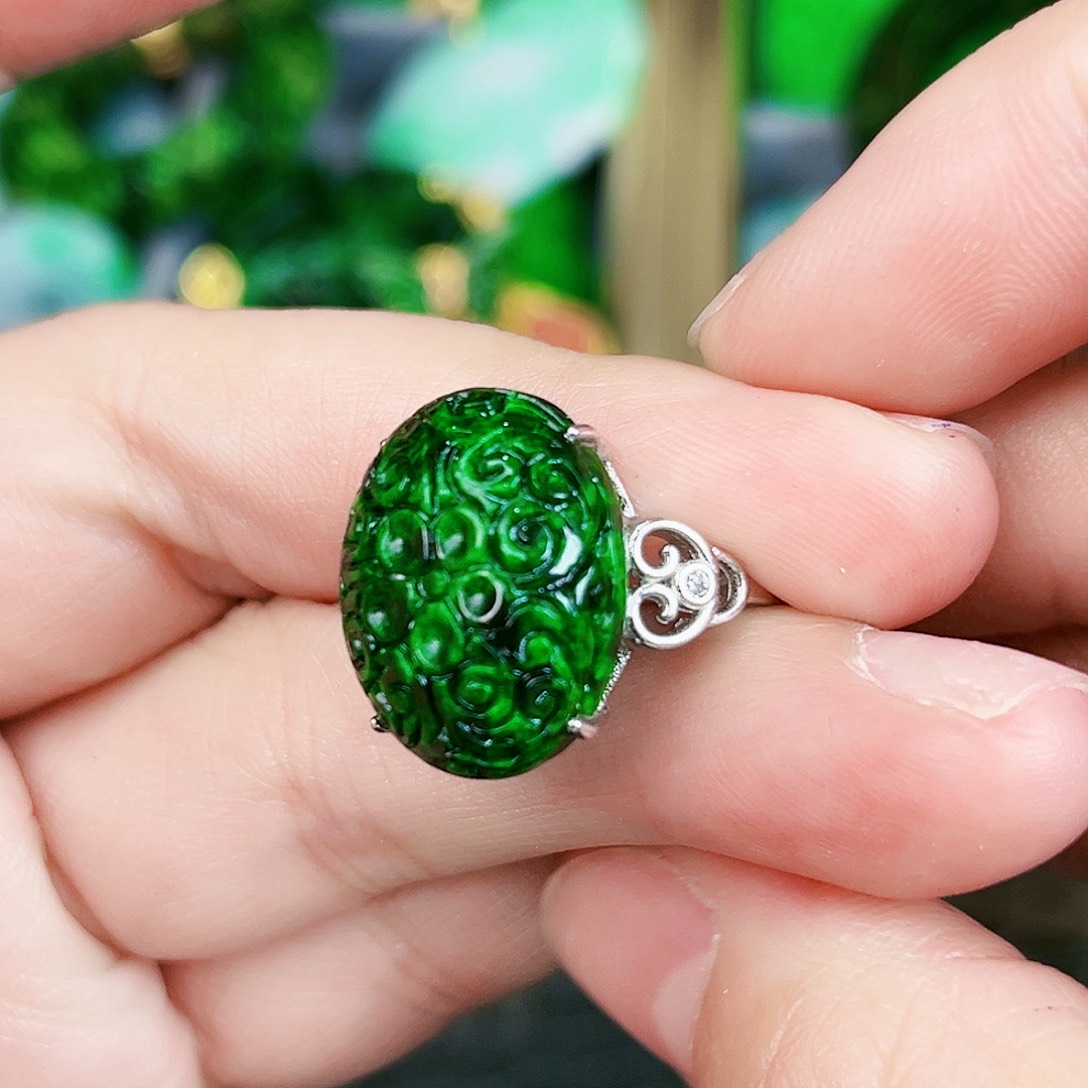 翡翠颈饰银S925镶嵌戒指 