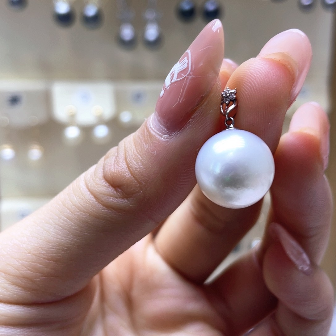 海水珍珠颈饰18K金镶嵌