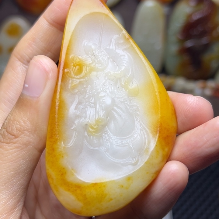 和田玉未镶嵌颈饰