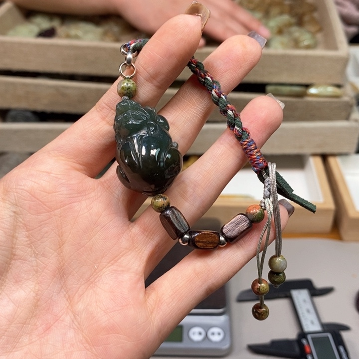 和田玉颈饰未镶嵌