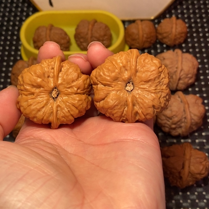 文玩核桃把件肉蛙底凹底圆