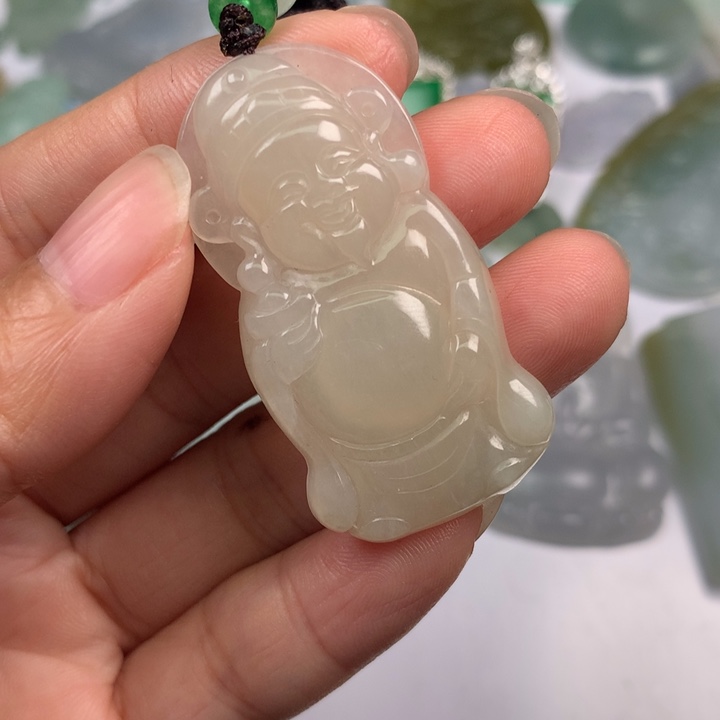 昨***风翡翠未镶嵌颈饰翡翠