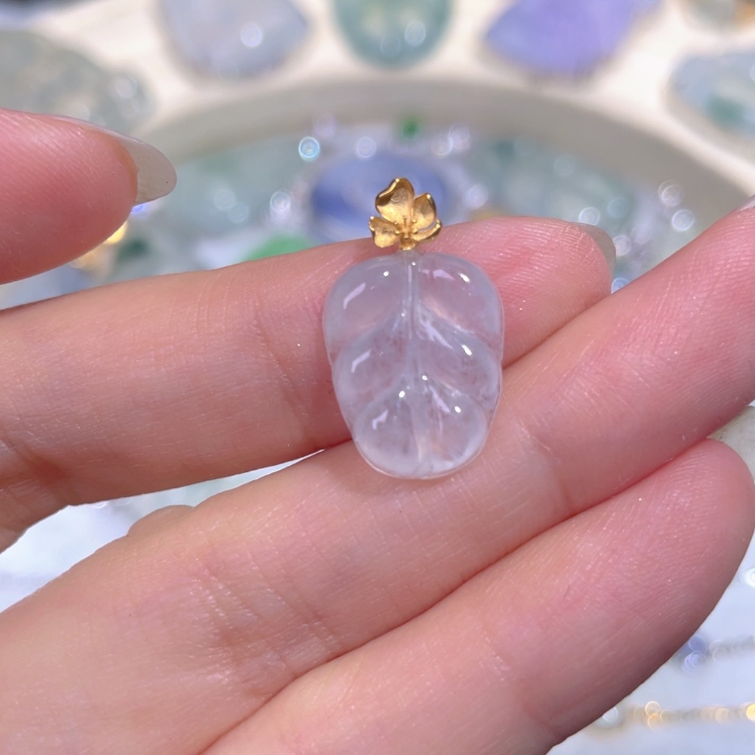 颈饰18K金镶嵌翡翠翡翠