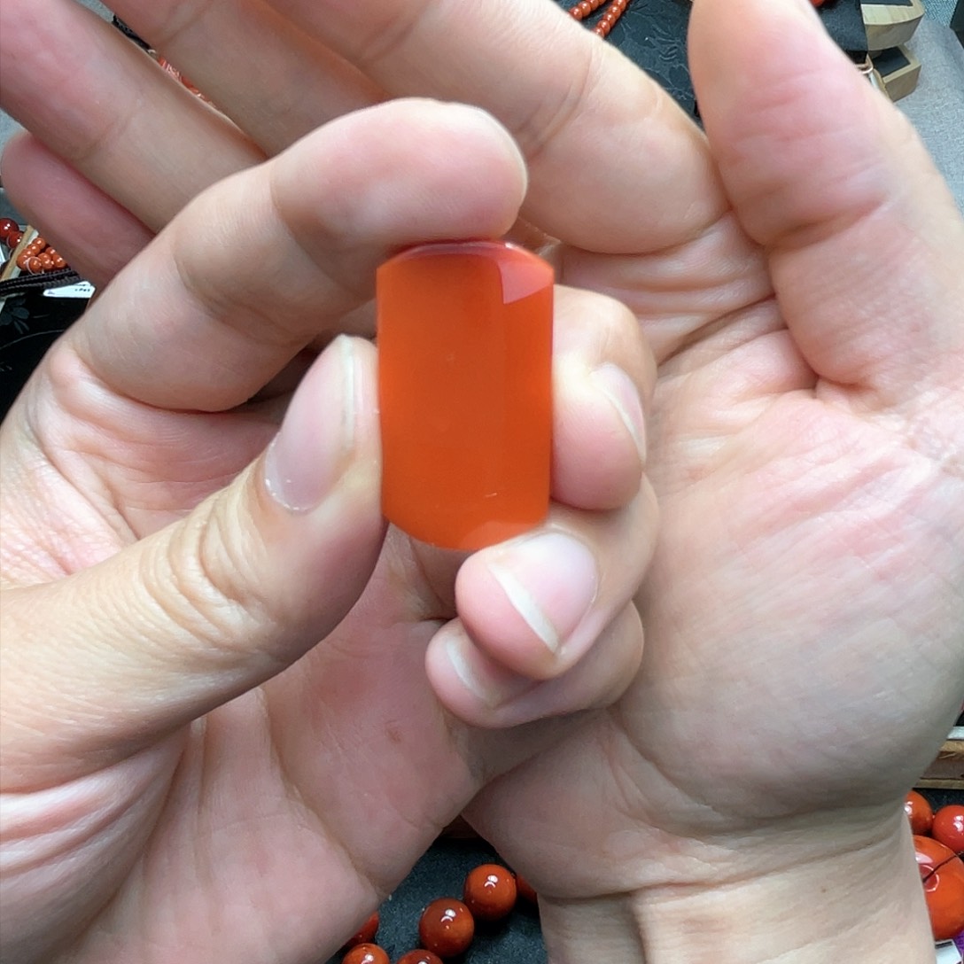 南红玛瑙颈饰未镶嵌爱****莲