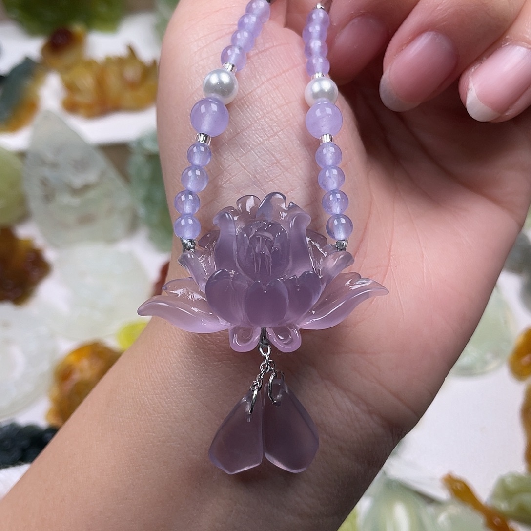 蛇纹石玉未镶嵌颈饰