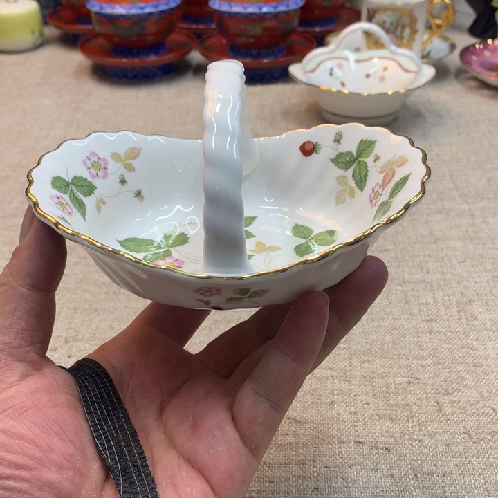 金瓷阁家的美丽瓷器