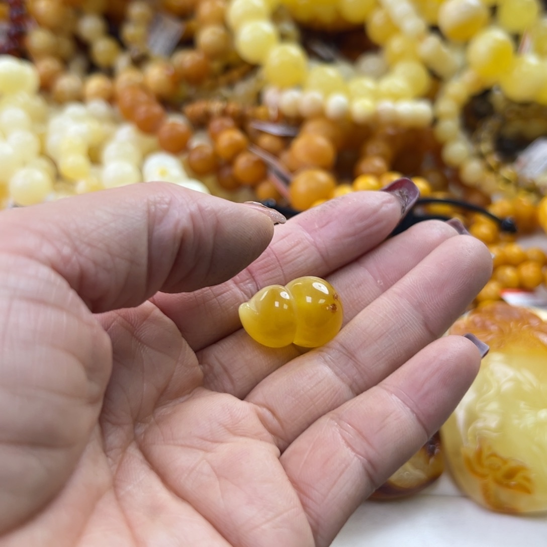 琥珀珠宝奇石未镶嵌