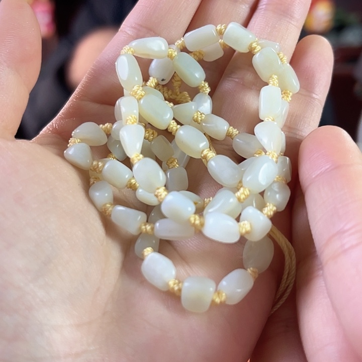 和田玉颈饰未镶嵌